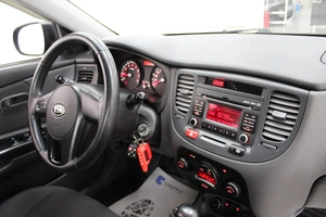 Седан Kia Rio 2011 года, 870000 рублей, Клинцы
