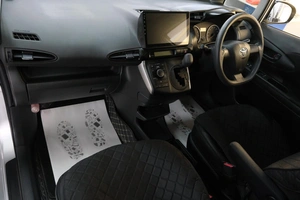 Минивэн Toyota Wish 2014 года, 1699000 рублей, Омск