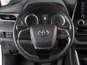 Внедорожник Toyota Highlander 2021 года, 5580000 рублей, Омск