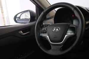 Седан Hyundai Solaris 2019 года, 1289000 рублей, Омск