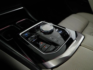 Седан BMW i7 2022 года, 12798999 рублей, Москва