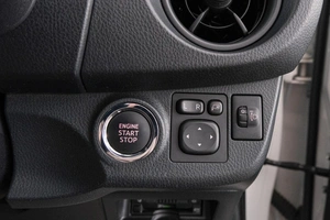 Хетчбэк Toyota Vitz 2019 года, 1119000 рублей, Красноярск