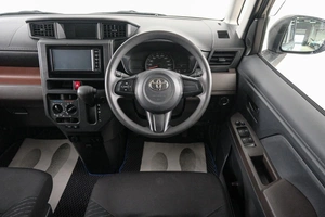 Хетчбэк Toyota Tank 2017 года, 899000 рублей, Красноярск