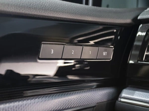 Внедорожник Volkswagen Touareg 2019 года, 4130000 рублей, Омск