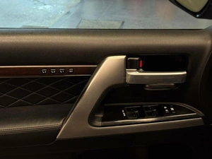 Внедорожник Toyota Land Cruiser 2017 года, 5897000 рублей, Красноярск