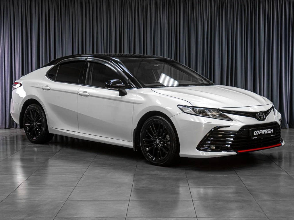 Седан Toyota Camry 2021 года, 3499000 рублей, Тюмень