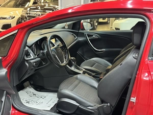 Хетчбэк Opel Astra GTC 2012 года, 857000 рублей, Красноярск