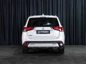 Внедорожник Mitsubishi Outlander 2018 года, 1920000 рублей, Волгоград