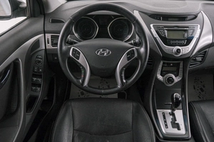 Седан Hyundai Avante 2011 года, 949000 рублей, Красноярск