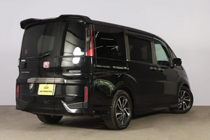 Минивэн Honda Stepwgn Spada 2016 года, 2009000 рублей, Новосибирск
