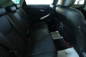 Лифтбек Toyota Prius 2013 года, 1239000 рублей, Омск