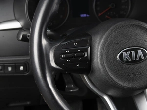 Седан Kia Rio 2018 года, 1390000 рублей, Омск