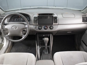 Седан Toyota Camry 2002 года, 680000 рублей, Омск