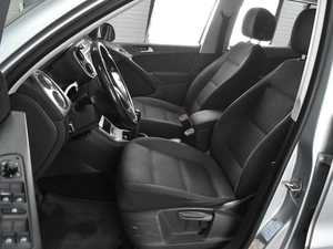 Внедорожник Volkswagen Tiguan 2011 года, 1064000 рублей, Воронеж