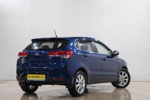 Хетчбэк Kia Rio 2015 года, 1049000 рублей, Новокузнецк