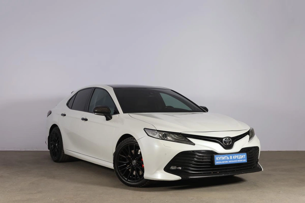 Седан Toyota Camry 2019 года, 2599000 рублей, Новосибирск