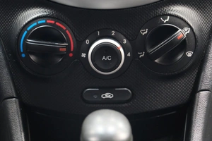 Хетчбэк Hyundai Solaris 2012 года, 1039000 рублей, Омск