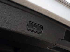 Внедорожник Volkswagen Touareg 2018 года, 5100000 рублей, Краснодар