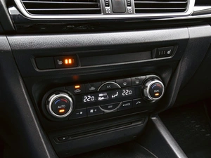 Седан Mazda 3 2014 года, 1165000 рублей, Краснодар