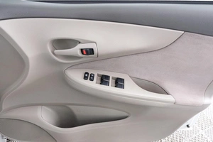 Седан Toyota Corolla Axio 2010 года, 859000 рублей, Красноярск