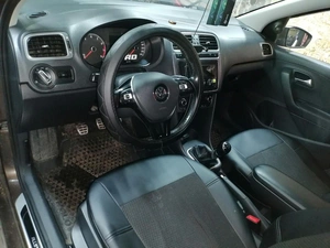 Седан Volkswagen Polo 2016 года, 1200000 рублей, Назарово