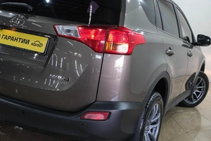 Внедорожник Toyota RAV4 2014 года, 1999000 рублей, Новокузнецк
