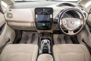 Хетчбэк Nissan Leaf 2013 года, 939000 рублей, Барнаул