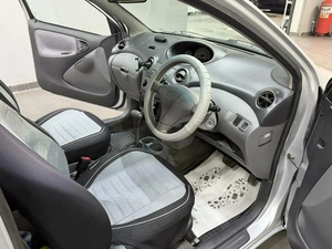 Хетчбэк Toyota Vitz 2001 года, 347000 рублей, Красноярск