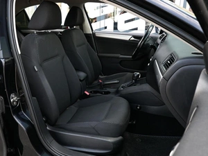 Седан Volkswagen Jetta 2011 года, 935000 рублей, Волгоград