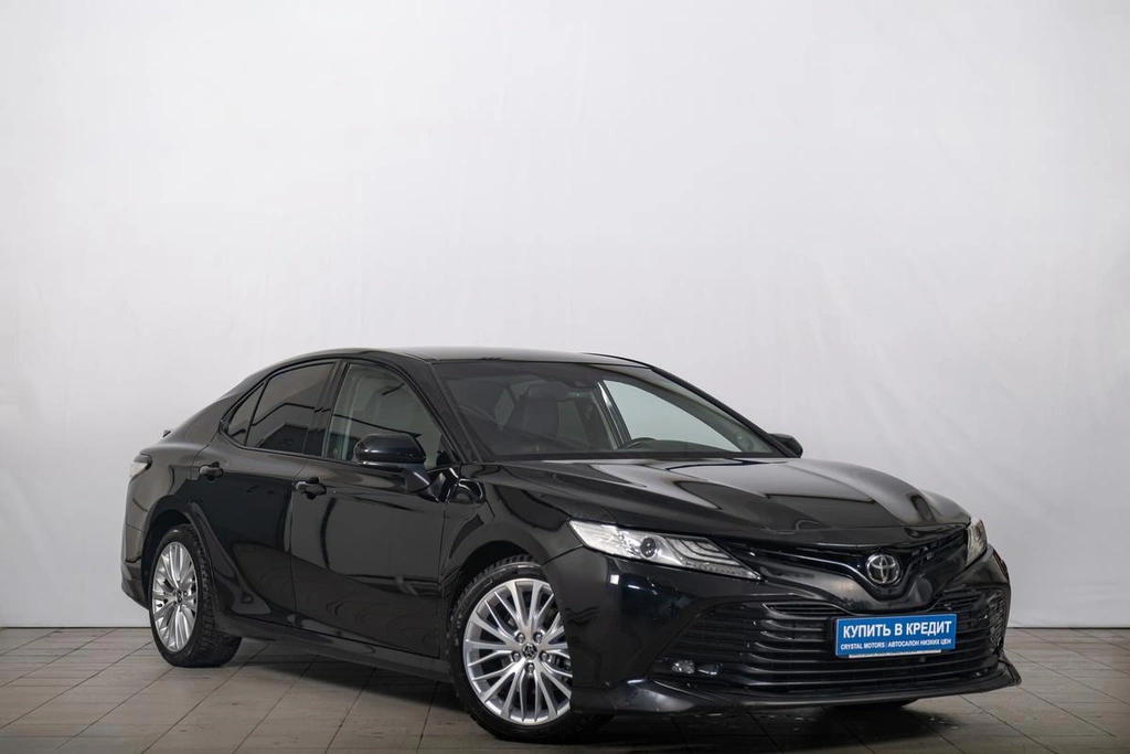 Седан Toyota Camry 2019 года, 3199000 рублей, Томск