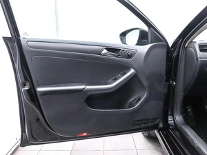 Седан Volkswagen Jetta 2015 года, 990000 рублей, Красноярск