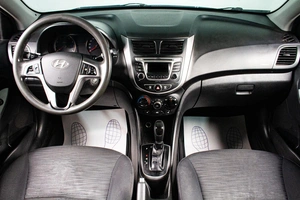 Седан Hyundai Solaris 2014 года, 879000 рублей, Сургут