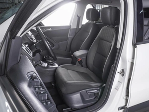 Внедорожник Volkswagen Tiguan 2012 года, 1350000 рублей, Ростов-на-Дону