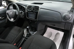 Хетчбэк Renault Sandero Stepway 2017 года, 1039000 рублей, Омск