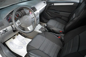 Седан Opel Astra 2012 года, 729000 рублей, Тюмень