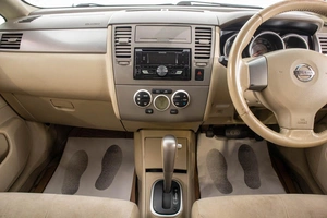 Седан Nissan Tiida 2006 года, 599000 рублей, Барнаул