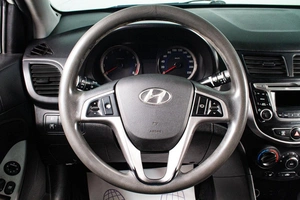 Седан Hyundai Solaris 2014 года, 879000 рублей, Сургут