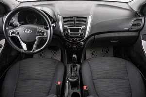 Седан Hyundai Solaris 2015 года, 899000 рублей, Красноярск