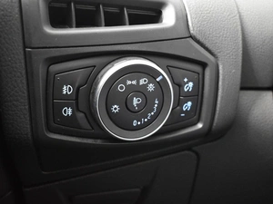 Хетчбэк Ford Focus 2015 года, 999900 рублей, Казань