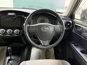 Седан Toyota Corolla Axio 2017 года, 980000 рублей, Ачинск