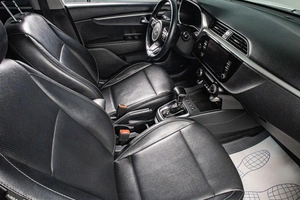 Седан Kia Rio 2020 года, 1589000 рублей, Сургут