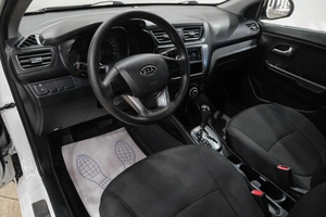 Хетчбэк Kia Rio 2012 года, 799000 рублей, Новокузнецк