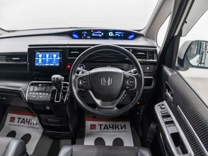 Минивэн Honda Stepwgn Spada 2017 года, 1935000 рублей, Красноярск