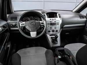 Минивэн Opel Zafira 2012 года, 594000 рублей, Кирилловка
