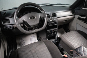 Седан ВАЗ (LADA) Priora 2011 года, 349000 рублей, Сургут
