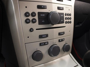 Хетчбэк Opel Astra GTC 2007 года, 535000 рублей, Омск