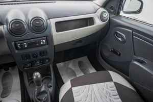 Седан Renault Logan 2014 года, 399000 рублей, Барнаул