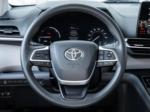 Минивэн Toyota Sienna 2021 года, 3999000 рублей, Ставрополь