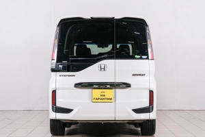 Минивэн Honda Stepwgn Spada 2015 года, 1989000 рублей, Красноярск