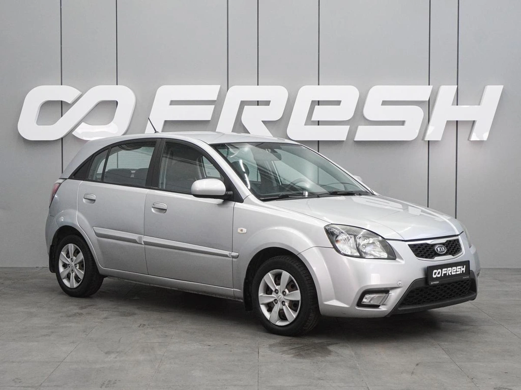 Хетчбэк Kia Rio 2009 года, 679000 рублей, Воронеж